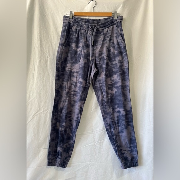 Athleta Farrallon Printed Purple Blue Jogger Size 10 - Picture 3 of 8